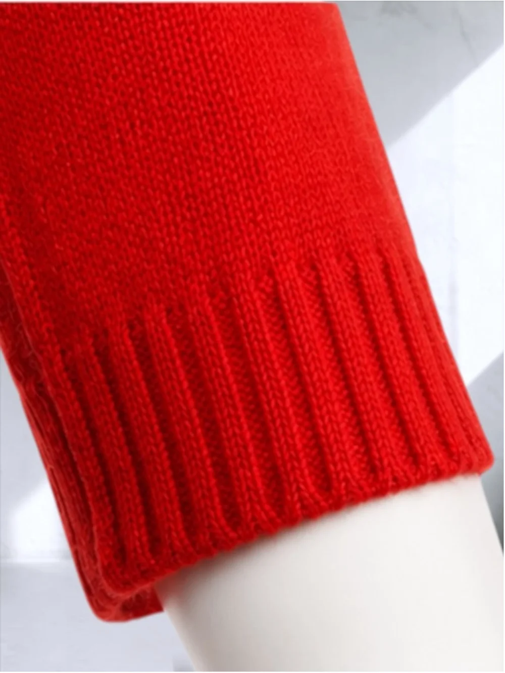 H&M L.O.G.G. Red Drop Shoulder Pullover Sweater – Size XS